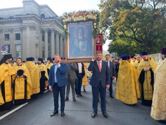 Крестный ход в день перенесения мощей святого благоверного князя Александра Невского!